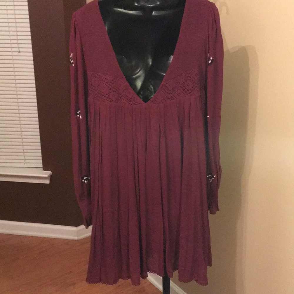 NWT WOMEN’S FREE PEOPLE WINE EMBROIDERED MINIDRESS - Picture 5 of 8